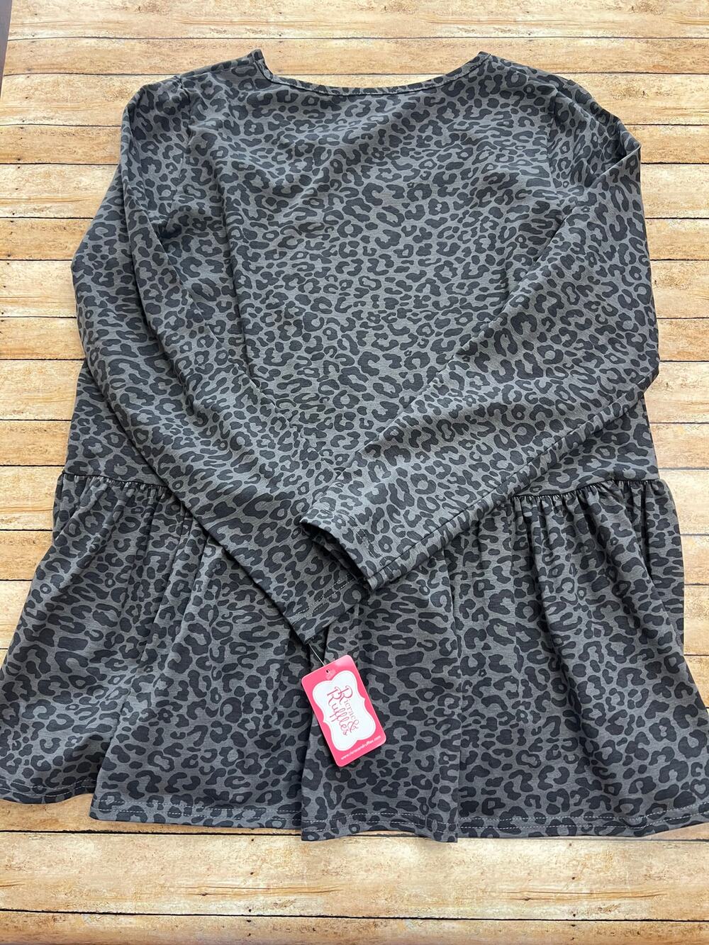 NWT Ric Rac & Ruffles Cat’s Meow Women’s Long Sleeve Peplum Top Size Large